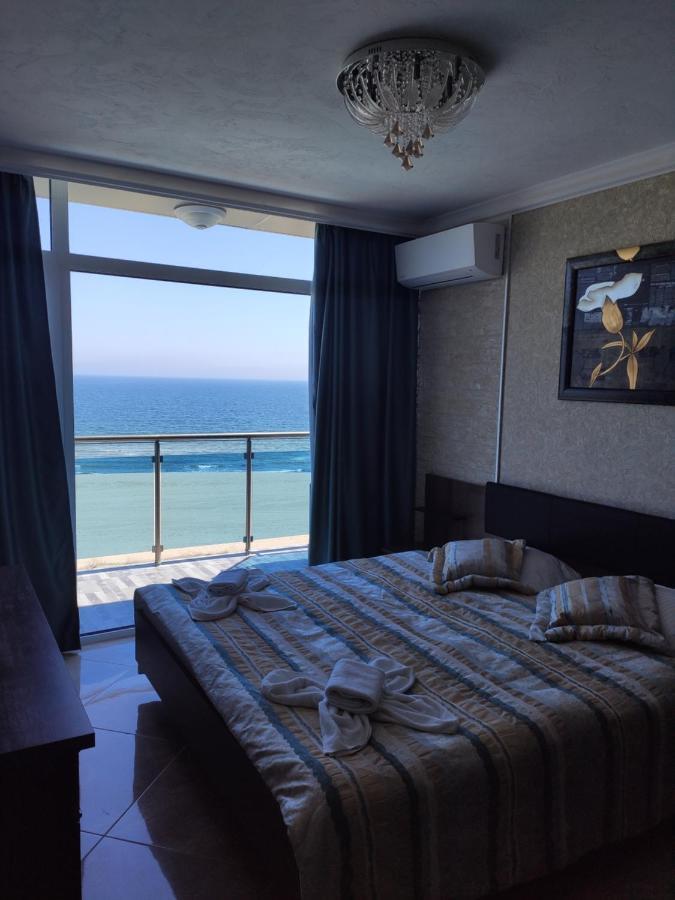 סאני ביץ' Deluxe Apartments Gallery 2 מראה חיצוני תמונה