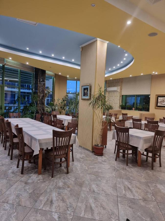 סאני ביץ' Deluxe Apartments Gallery 2 מראה חיצוני תמונה