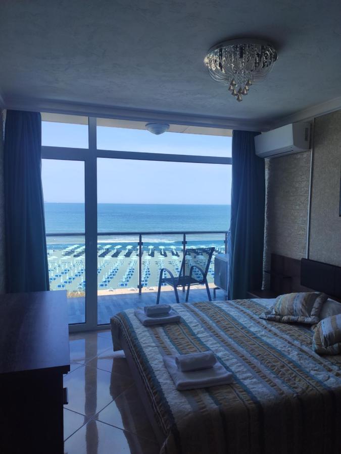 סאני ביץ' Deluxe Apartments Gallery 2 מראה חיצוני תמונה