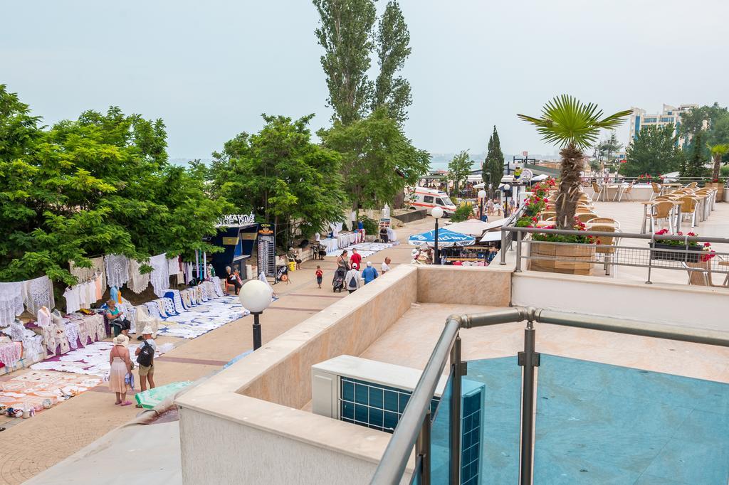 סאני ביץ' Deluxe Apartments Gallery 2 מראה חיצוני תמונה