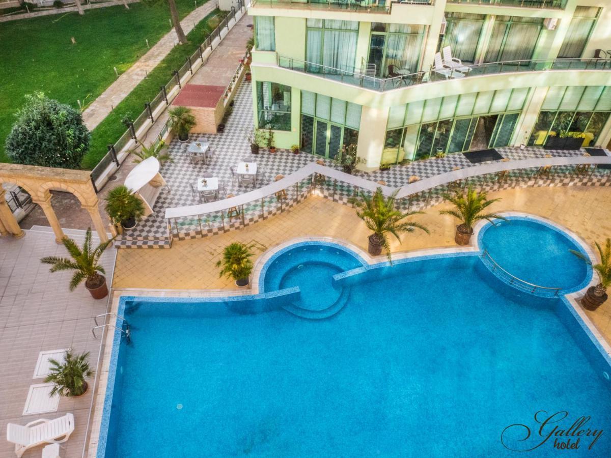 סאני ביץ' Deluxe Apartments Gallery 2 מראה חיצוני תמונה